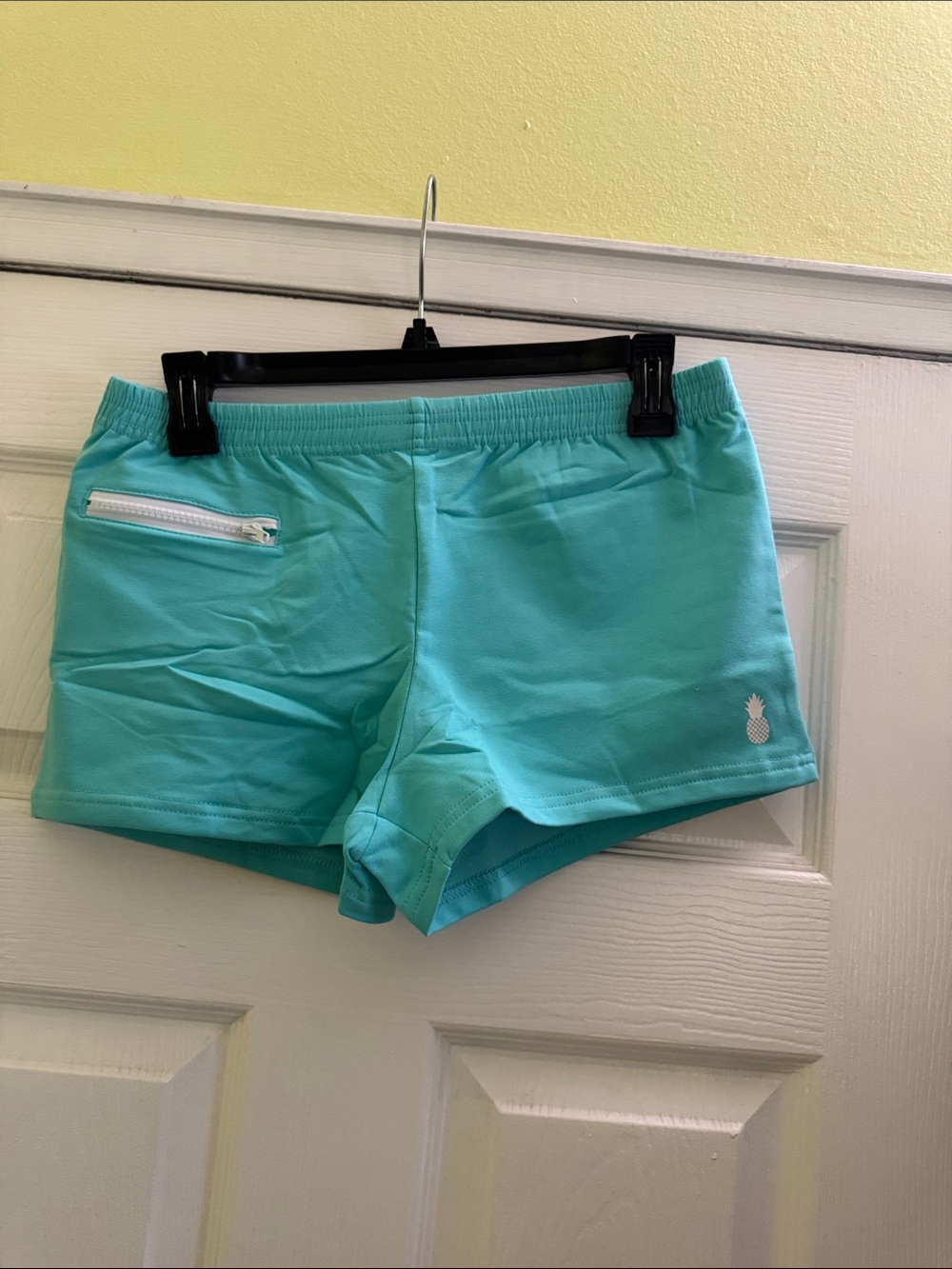 NWT MEN’s JJ Malibu 2” Active Shorts with Zip Pocket size SMALL (28-30)